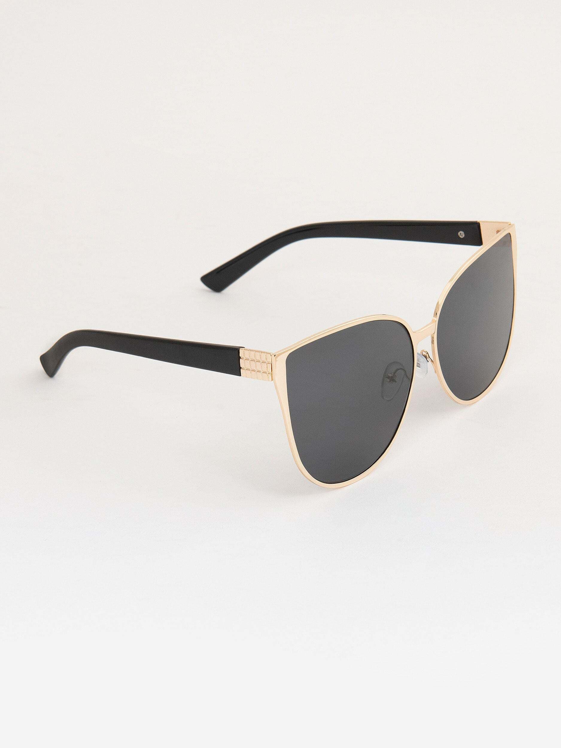 CTI  CAT EYE OVERSIZED (SUN GLASSES) International Color: Grey
