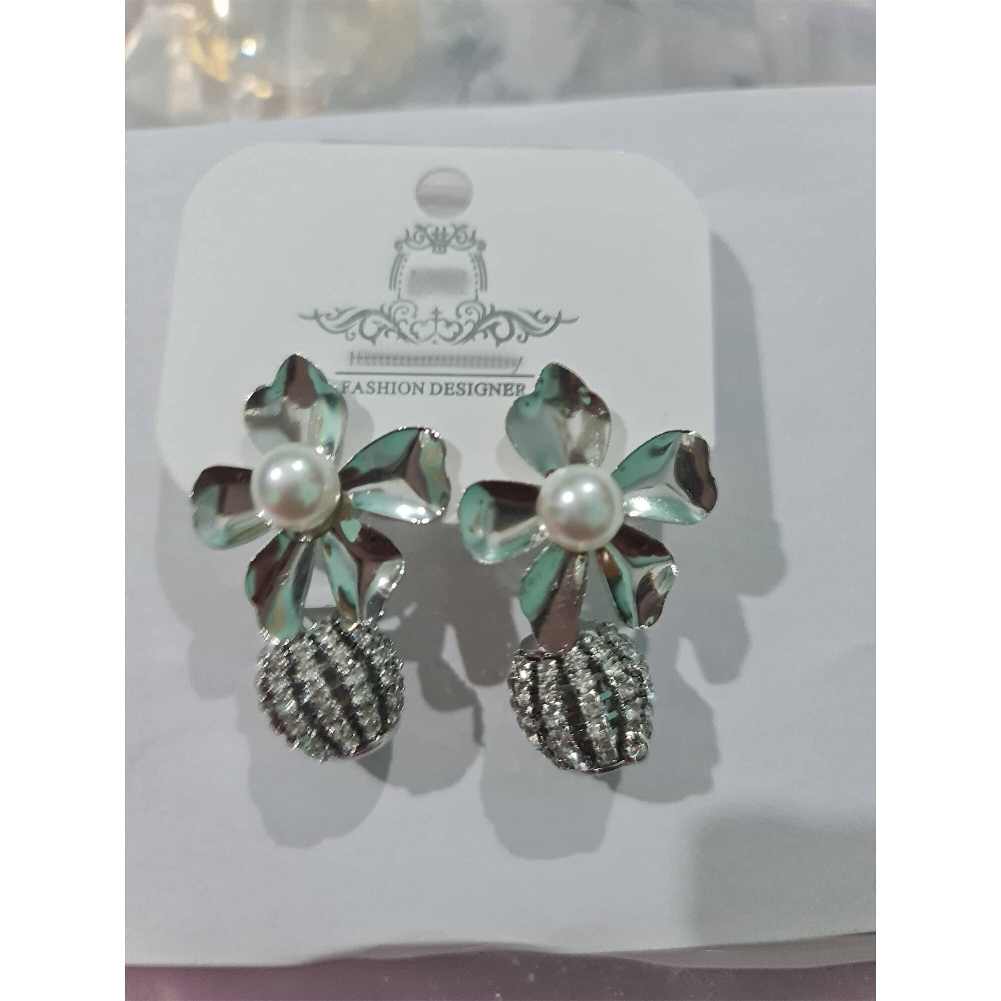 Trendy Flower Stud Earrings Female Statement Earrings