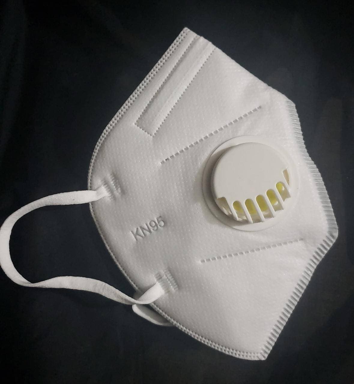 KN95FFP2 Mask with valve for CORONA Protection.