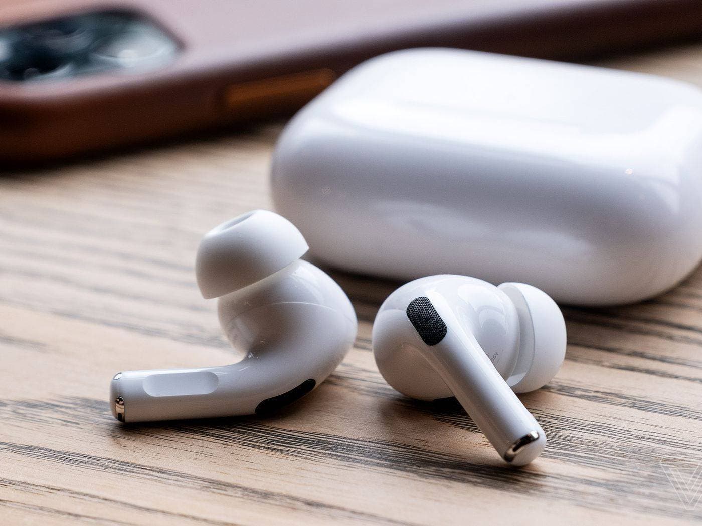 Airpods Pro In White High Quality With Free Silicon Case