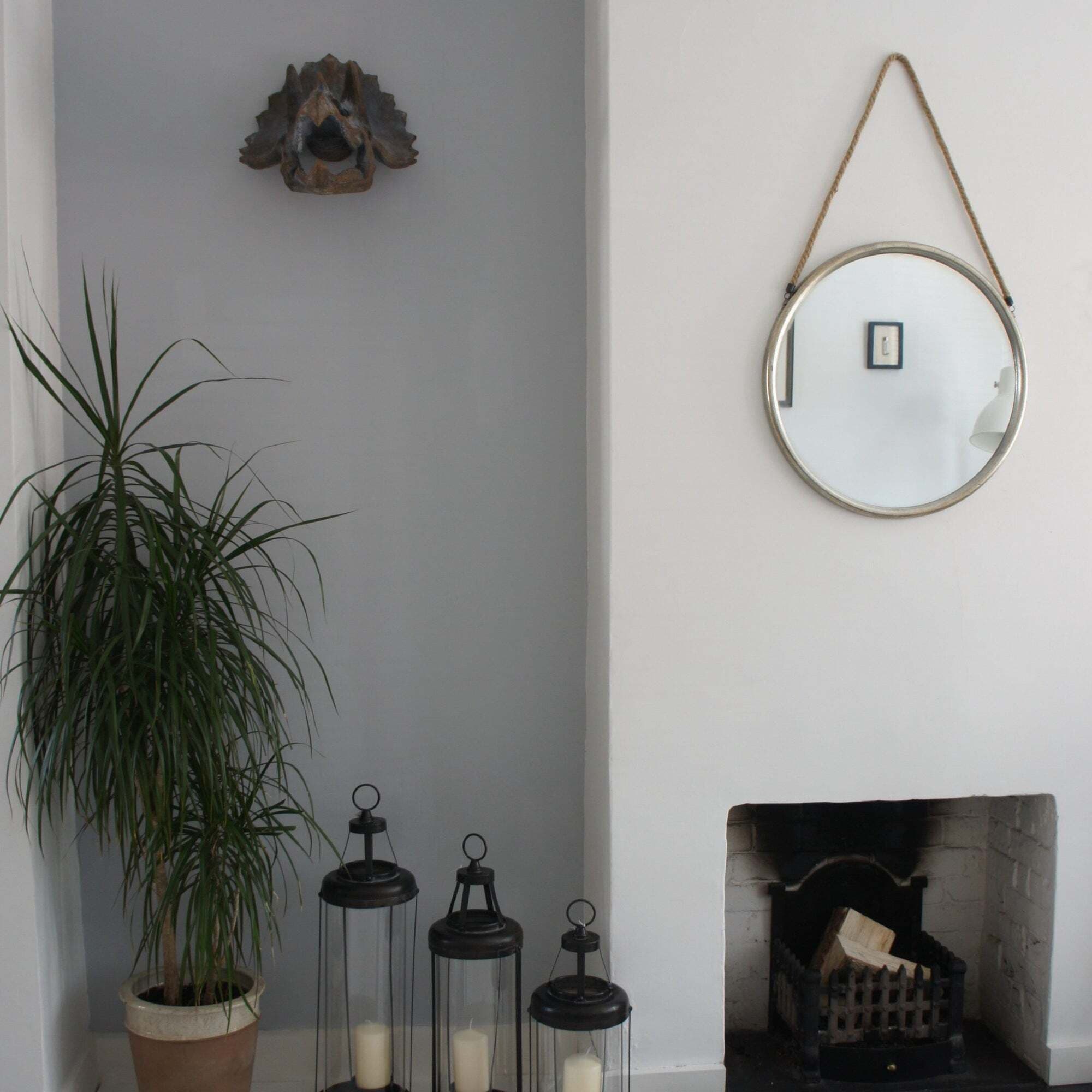 Round Wall Hanging Trendy Mirror