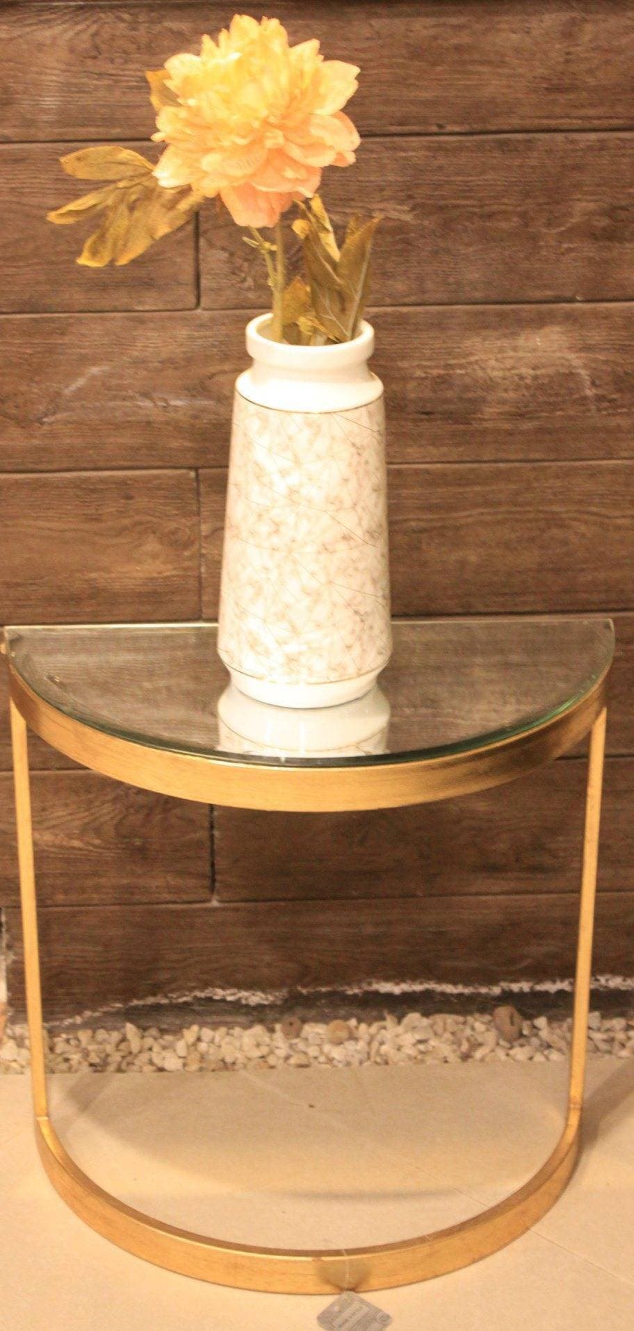 D Shape Table & White Vector Jar