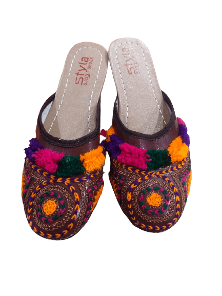 kolapuri khusa for girls and women
