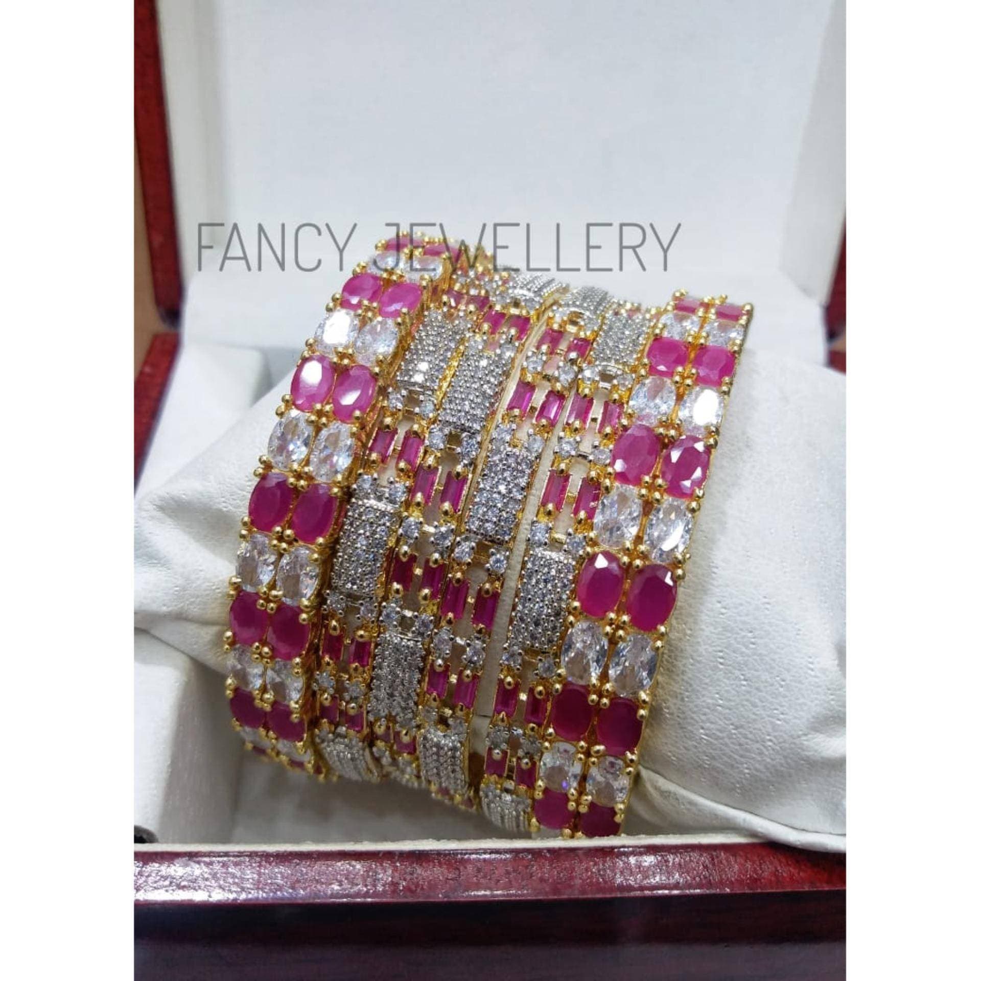 Trendy Design Zircon Crystals Bangle for Girls