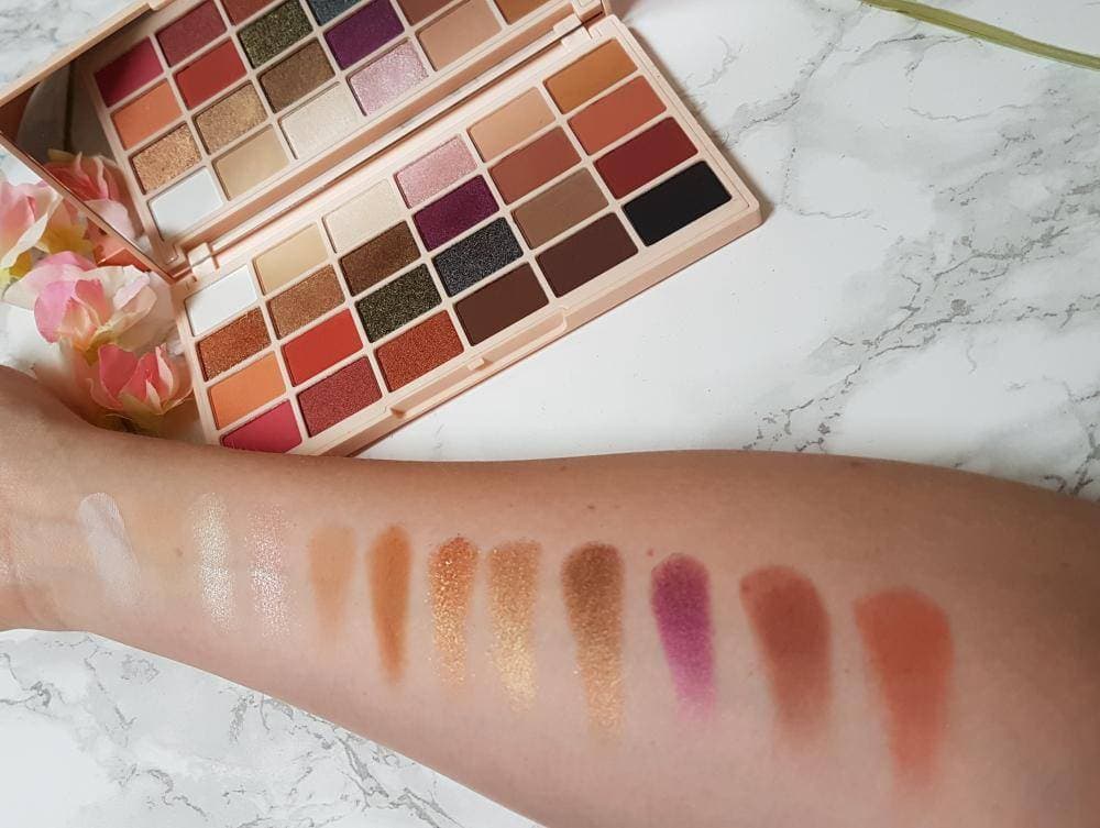 24 Colors SophX Ultra Eyeshadow Palette
