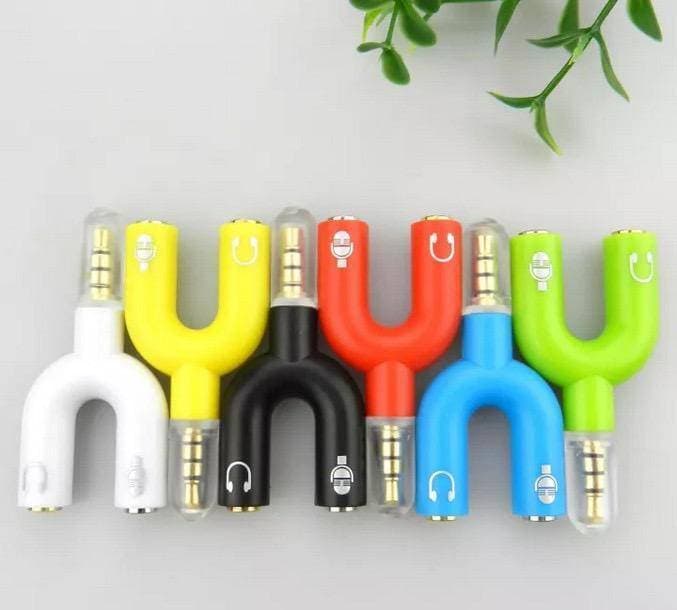 U Shape 3.5Mm 1 Male To 2 Female