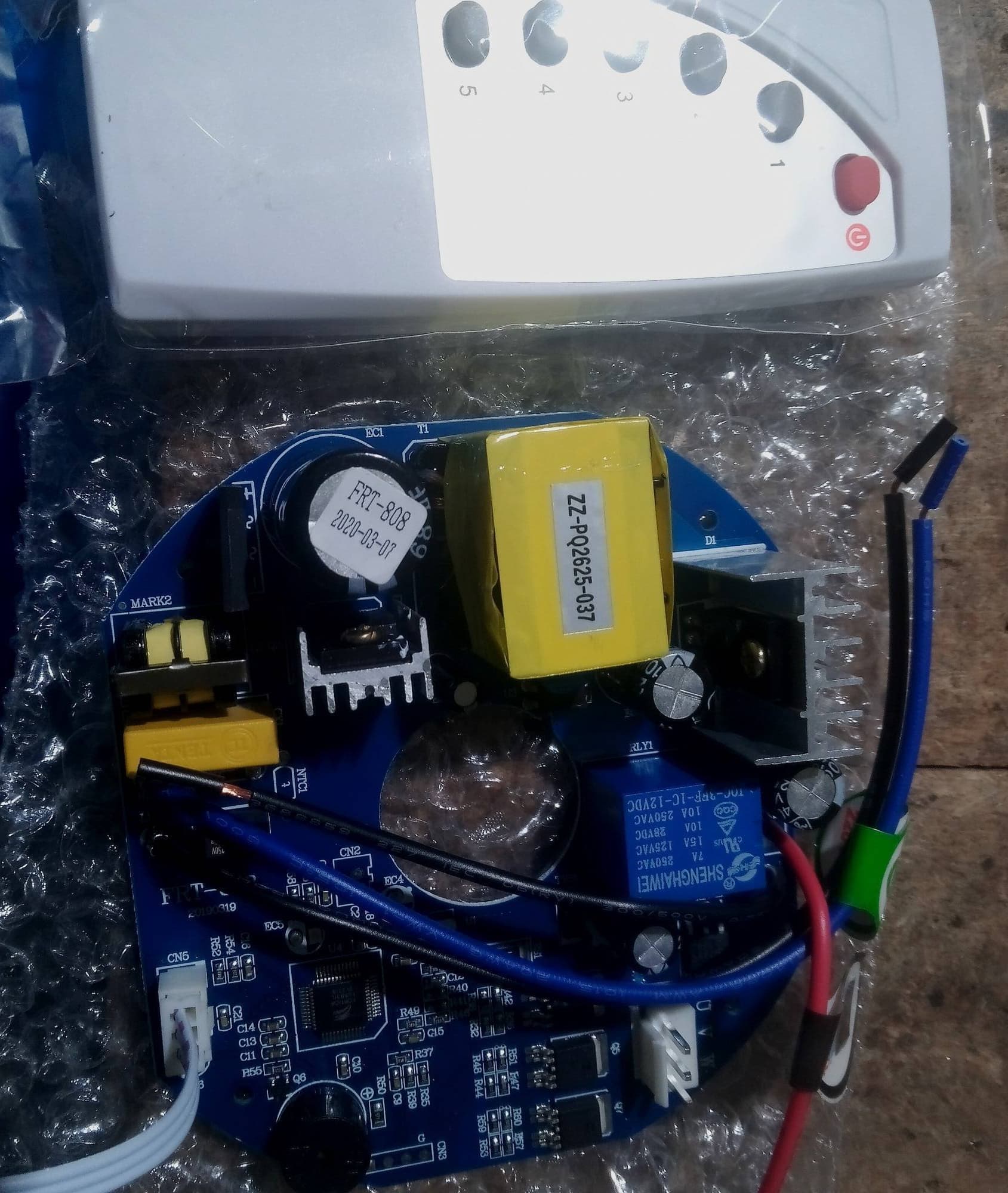 Universal Remote Control AC/DC Ceiling Fan Circuit Solar And 12V / 220V