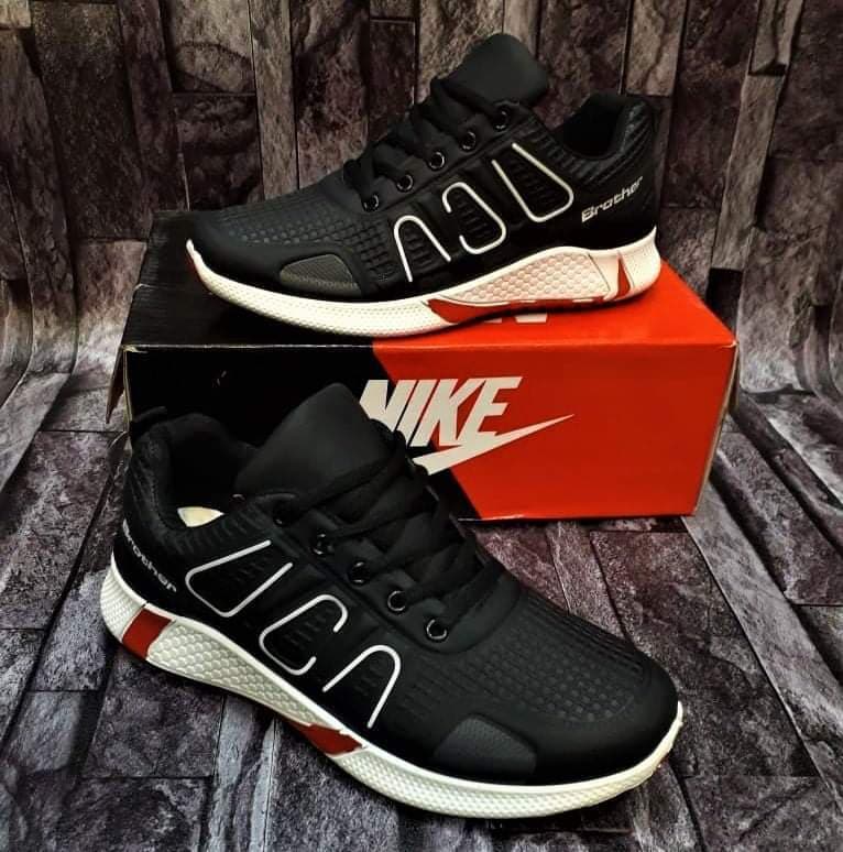 Men Fashionable Sports Sneakers