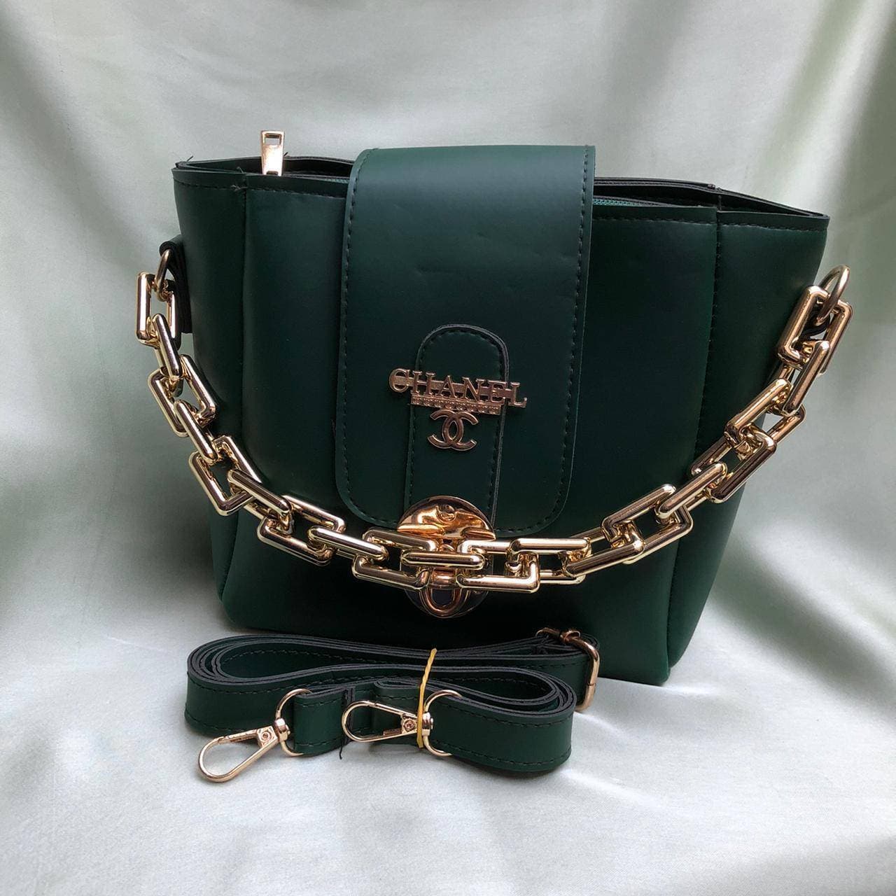 Chain Cross Body Bag Color - Green