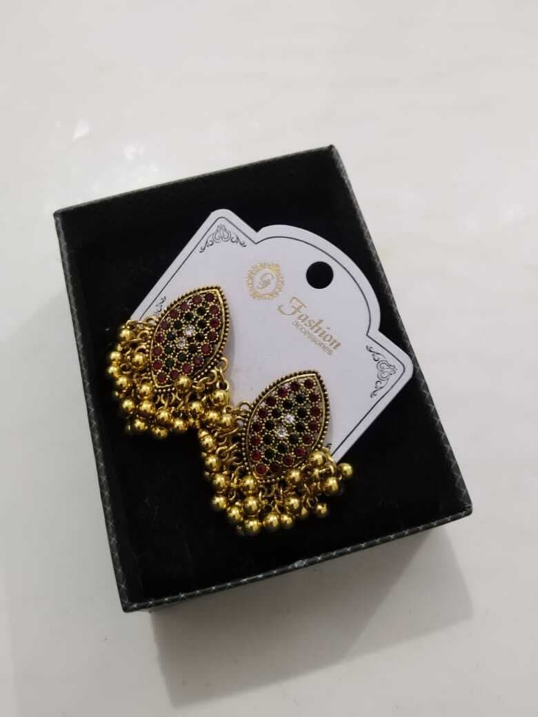 Antique Golden Vintage Earrings For Women - 1 Pair