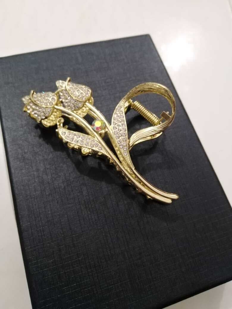 Fancy Rose Metal Hair Catcher For Women - Golden