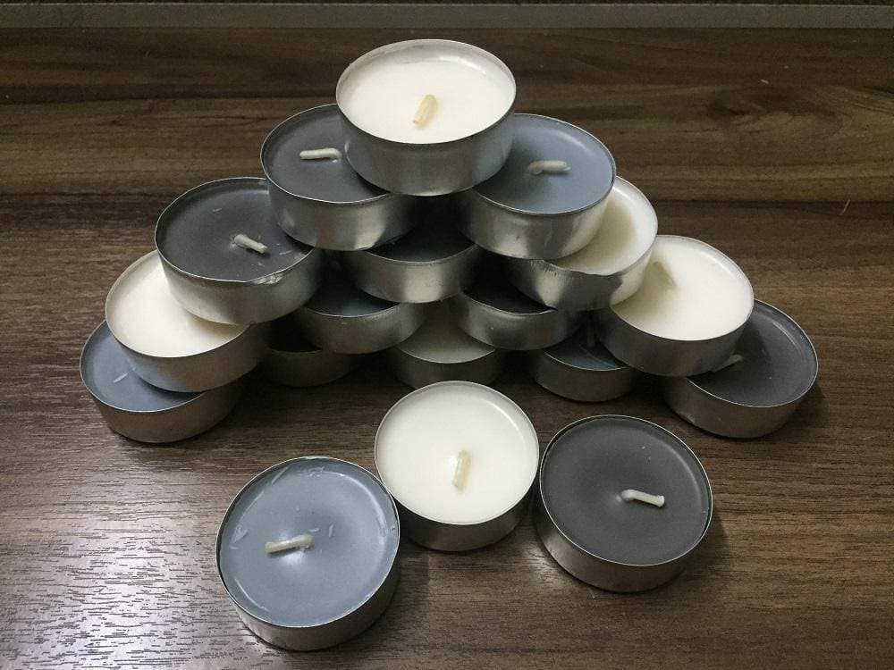 Melinera Scented Romantic Tea Light Floating Candle 18 Pieces