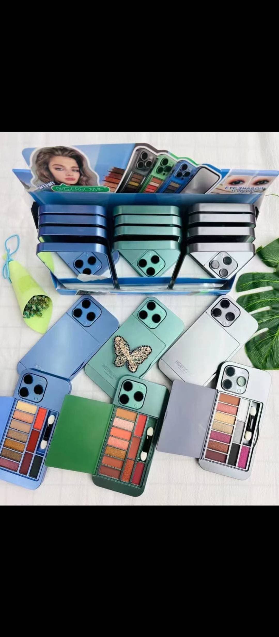 IPhone 14 pro max eyeshadow pallet