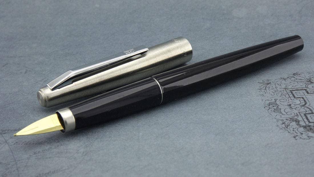 Ink Pen Vingsing Art No 443 For School & Office